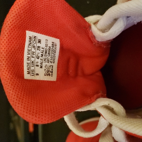 Red Adidas low tops - Picture 5 of 5